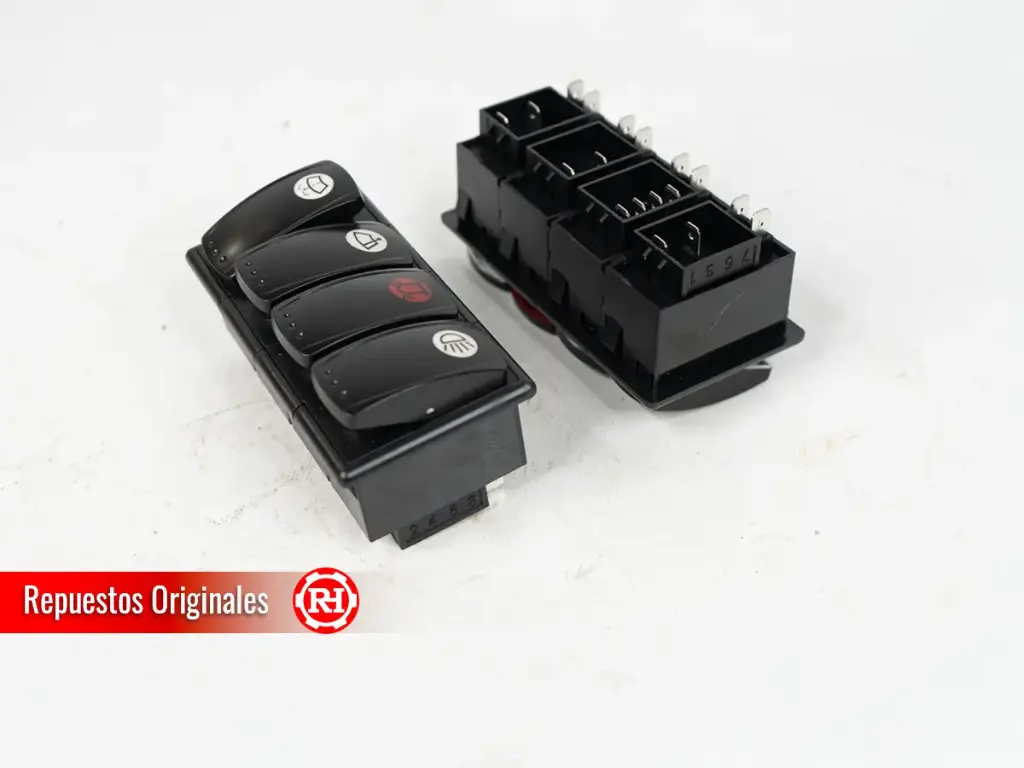 Socalo cuadruple con teclas de limpia parabrizas luces y baliza para RH130T